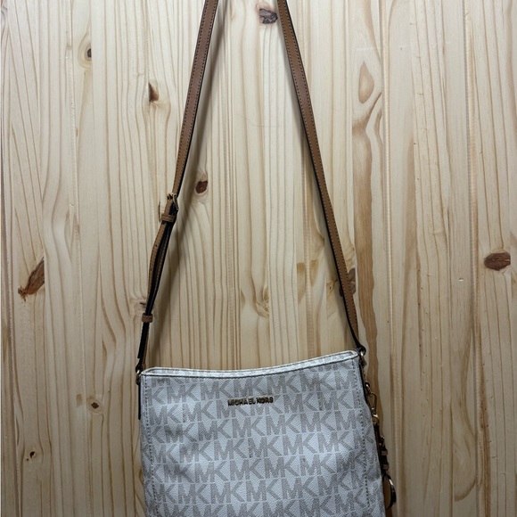 Michael Kors Handbags - MICHAEL KORS Jet Set Signature Crossbody – Vanilla MK Logo (Reposh)